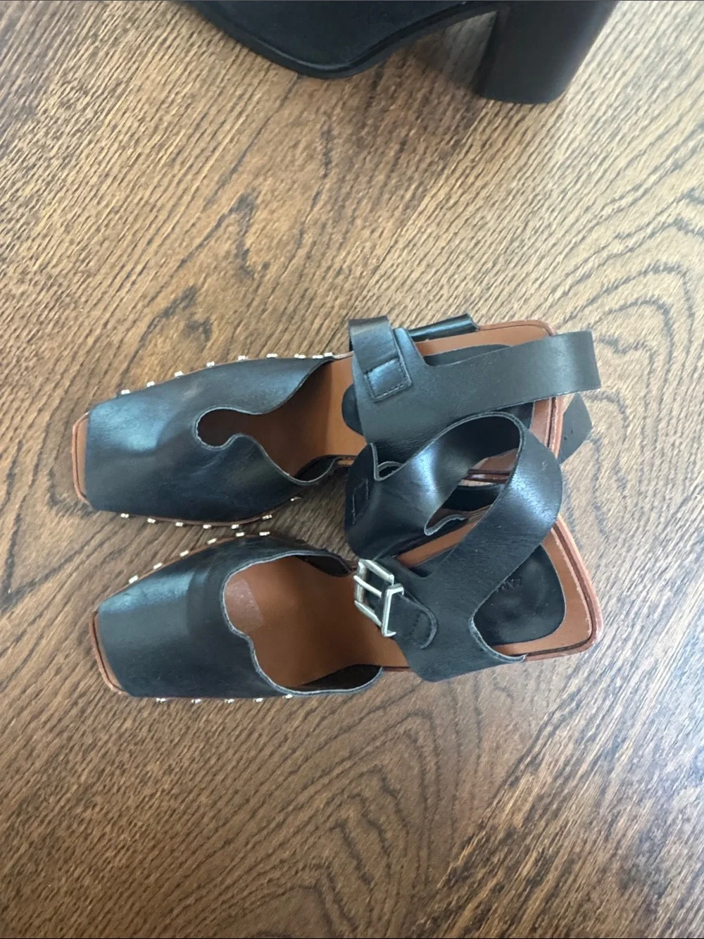 Zara sleek black